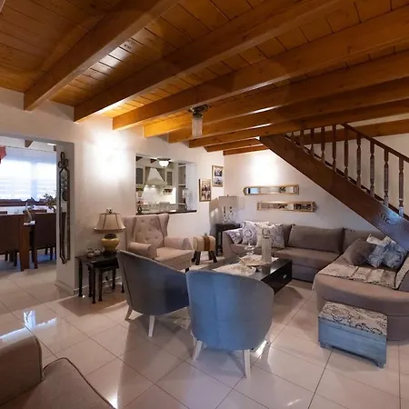 Villa Aura Sea & Shadow Villa, - 4br By μρs *