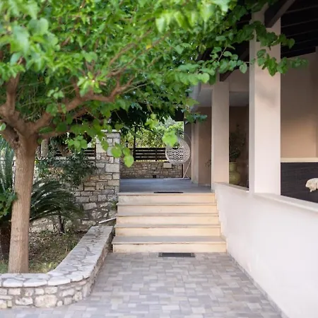 Villa Aura Sea & Shadow Villa, - 4br By μρs