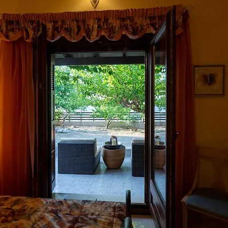 Villa Aura Sea & Shadow Villa, - 4br By μρs *
