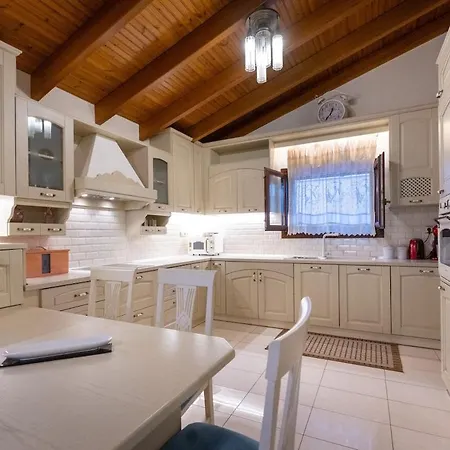 Villa Aura Sea & Shadow Villa, - 4br By μρs *