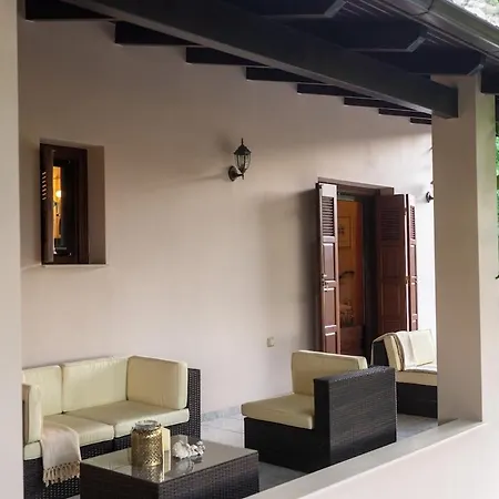 Villa Aura Sea & Shadow Villa, - 4br By μρs *
