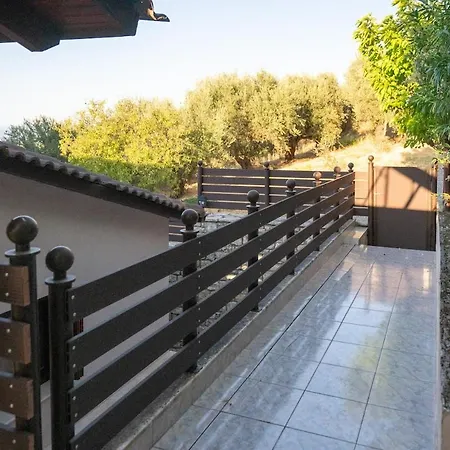 Villa Aura Sea & Shadow Villa, - 4br By μρs Aigio