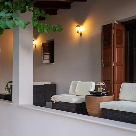 Villa Aura Sea & Shadow Villa, - 4br By μρs *